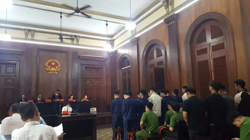 Một vụ án hình sự người chưa thành niên phạm tội được xét xử tại TAND TP.HCM. Ảnh: TRẦN LINH xử lý chuyển hướng