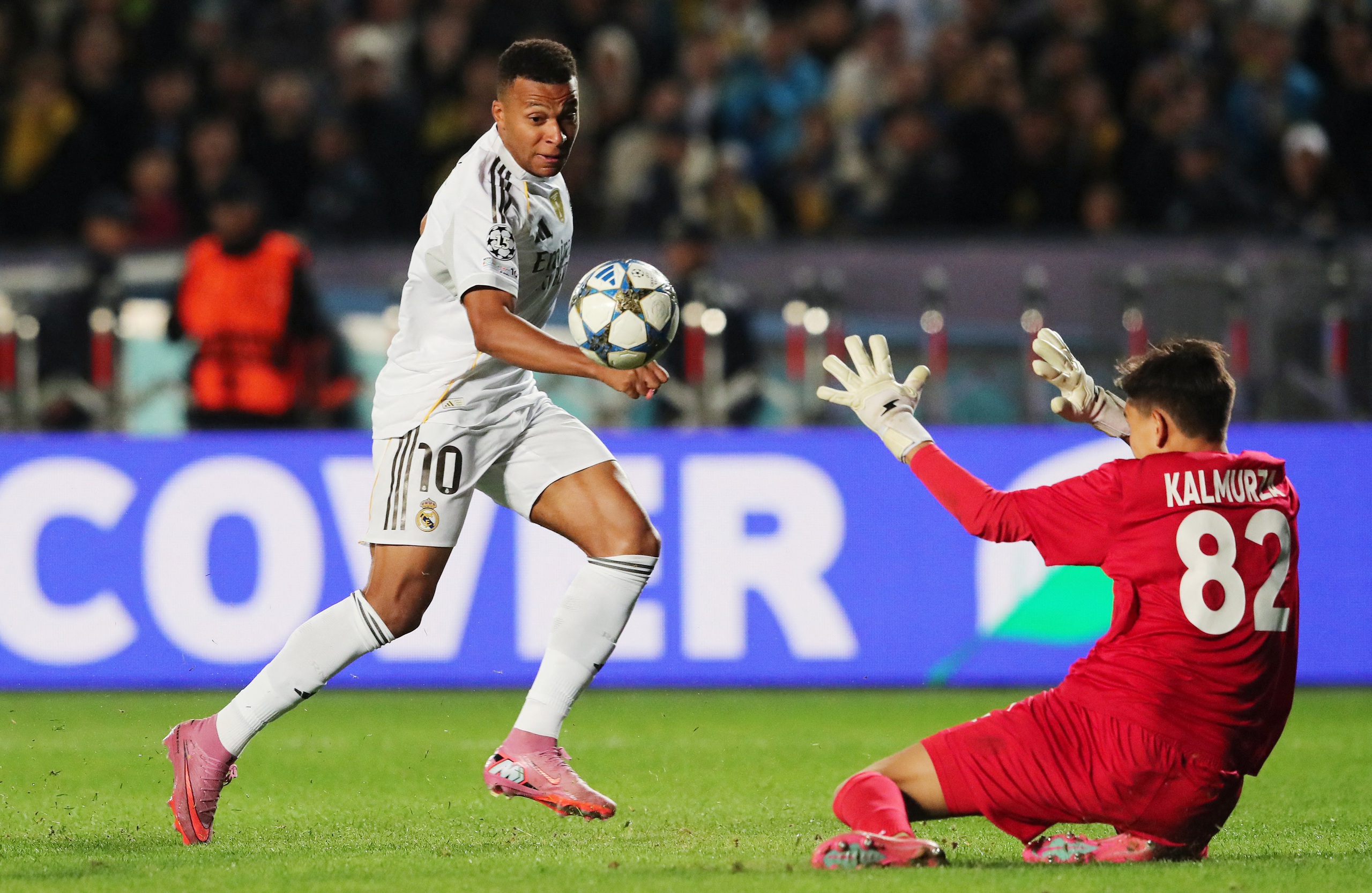 Đêm kinh hoàng của những đội 'lót đường' Champions League - Ảnh 1.