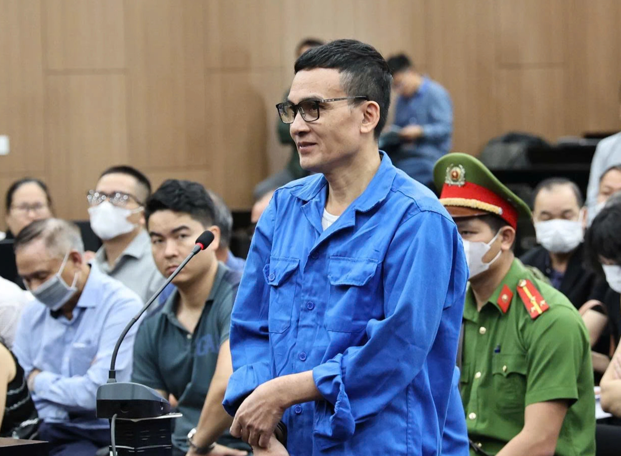 Đến King Club 'chỉ chơi cho vui', người đàn ông thua bạc hơn 34 tỉ đồng- Ảnh 1. Đến King Club 'chỉ chơi cho vui', người đàn ông thua bạc hơn 34 tỉ đồng- Ảnh 1.