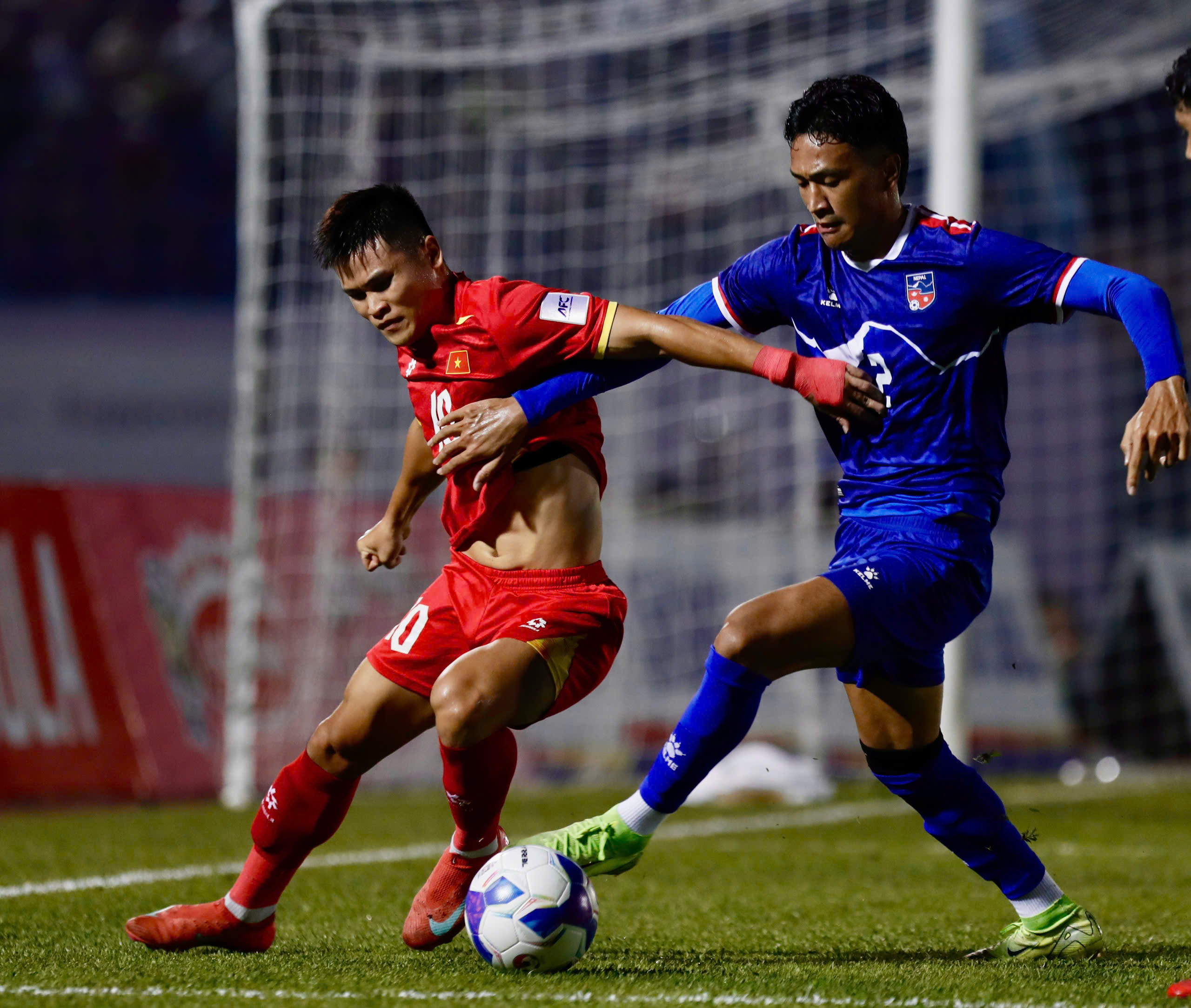 Đến lúc "thử lửa" tân binh! 1 Đến lúc