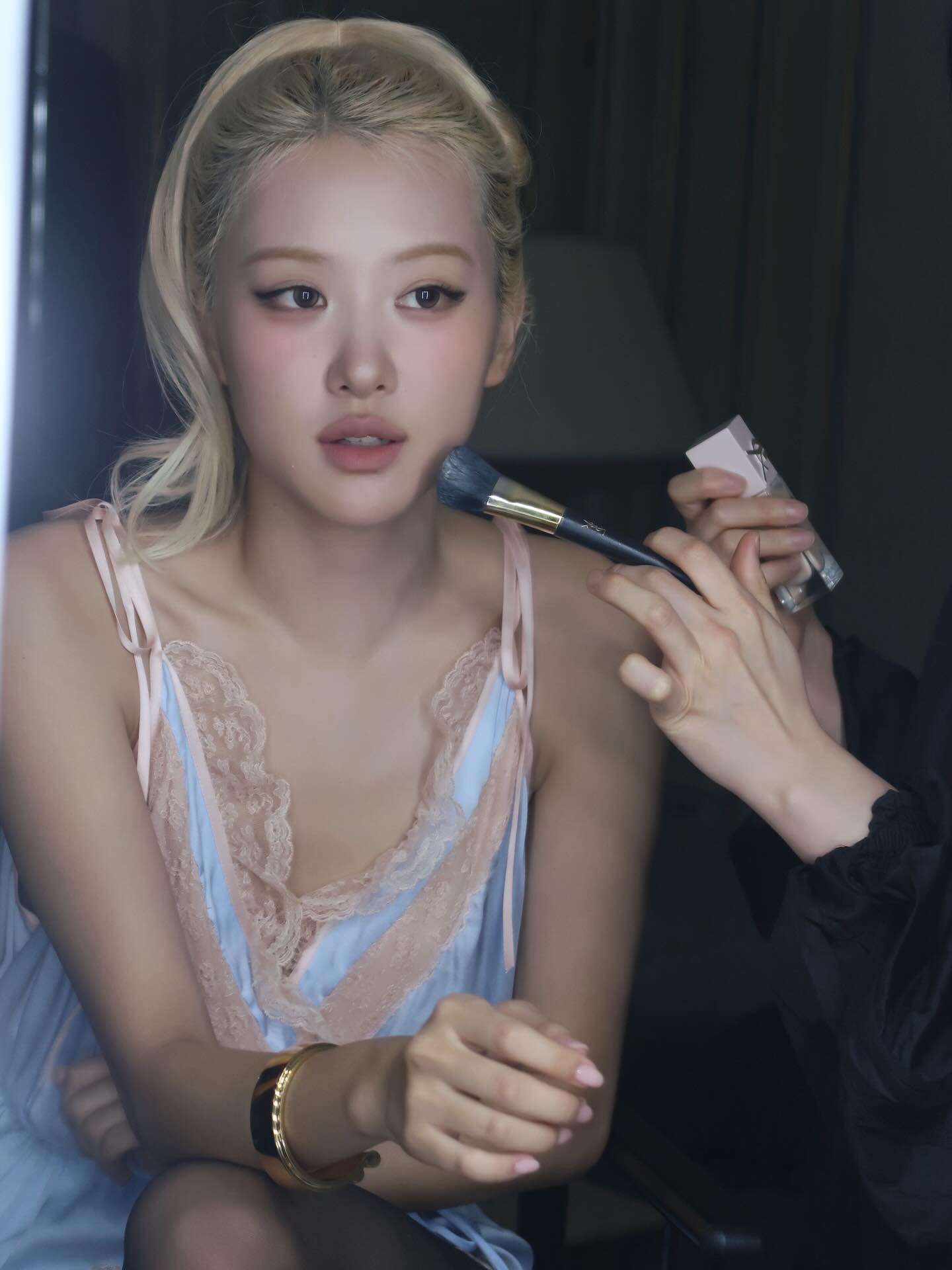 Đến lượt ELLE Hàn có vấn đề với Rosé và Lisa?- Ảnh 2.