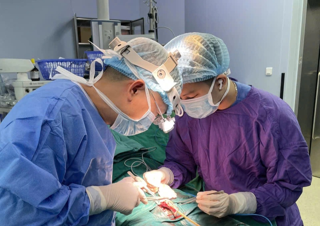 Đi khám phụ khoa, cô gái 21 tuổi bất ngờ được xác định mang giới tính nam - 1