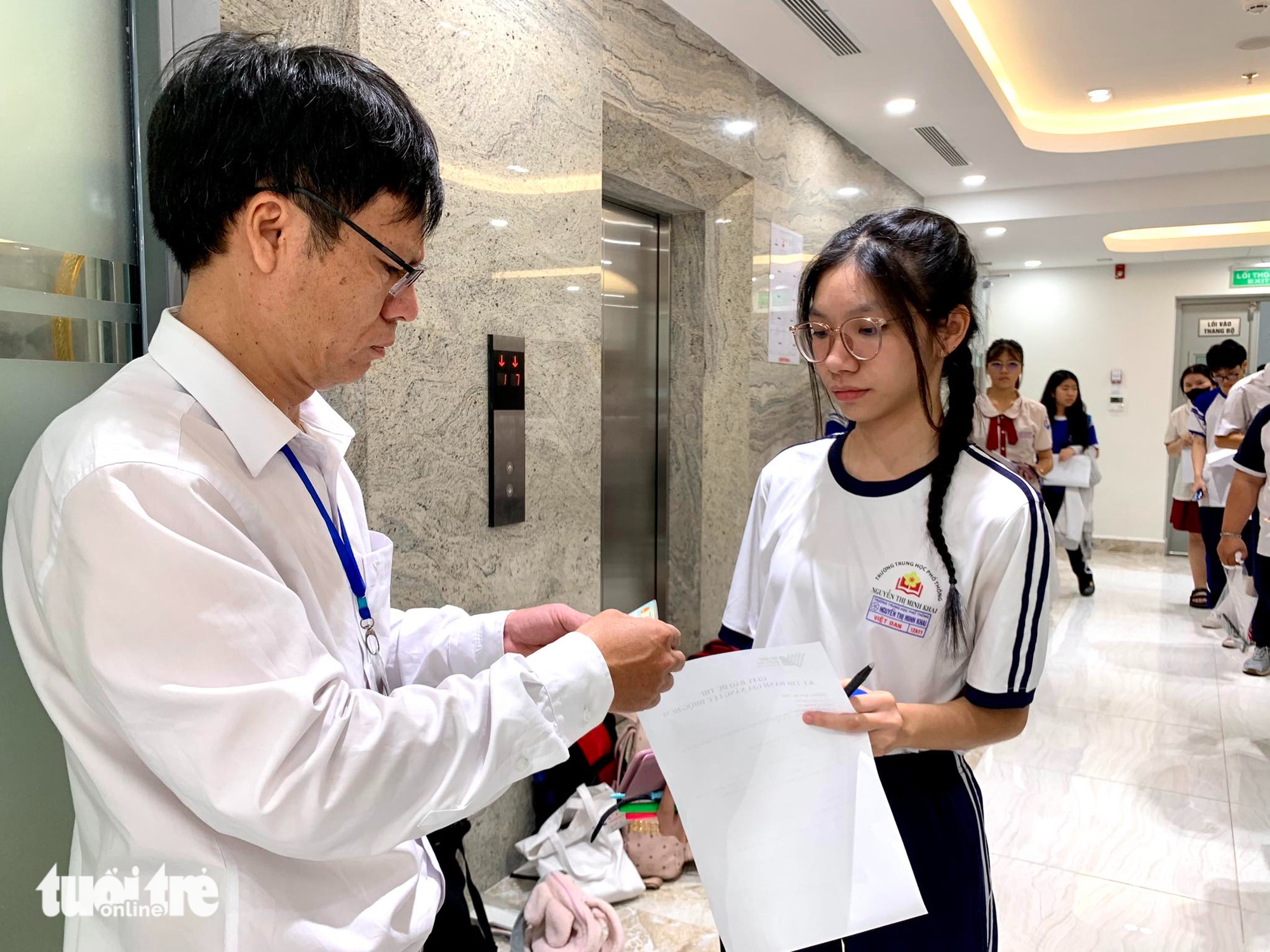 Đi thi trễ, quên giấy tờ có thiếu trách nhiệm với bản thân? - Ảnh 1.