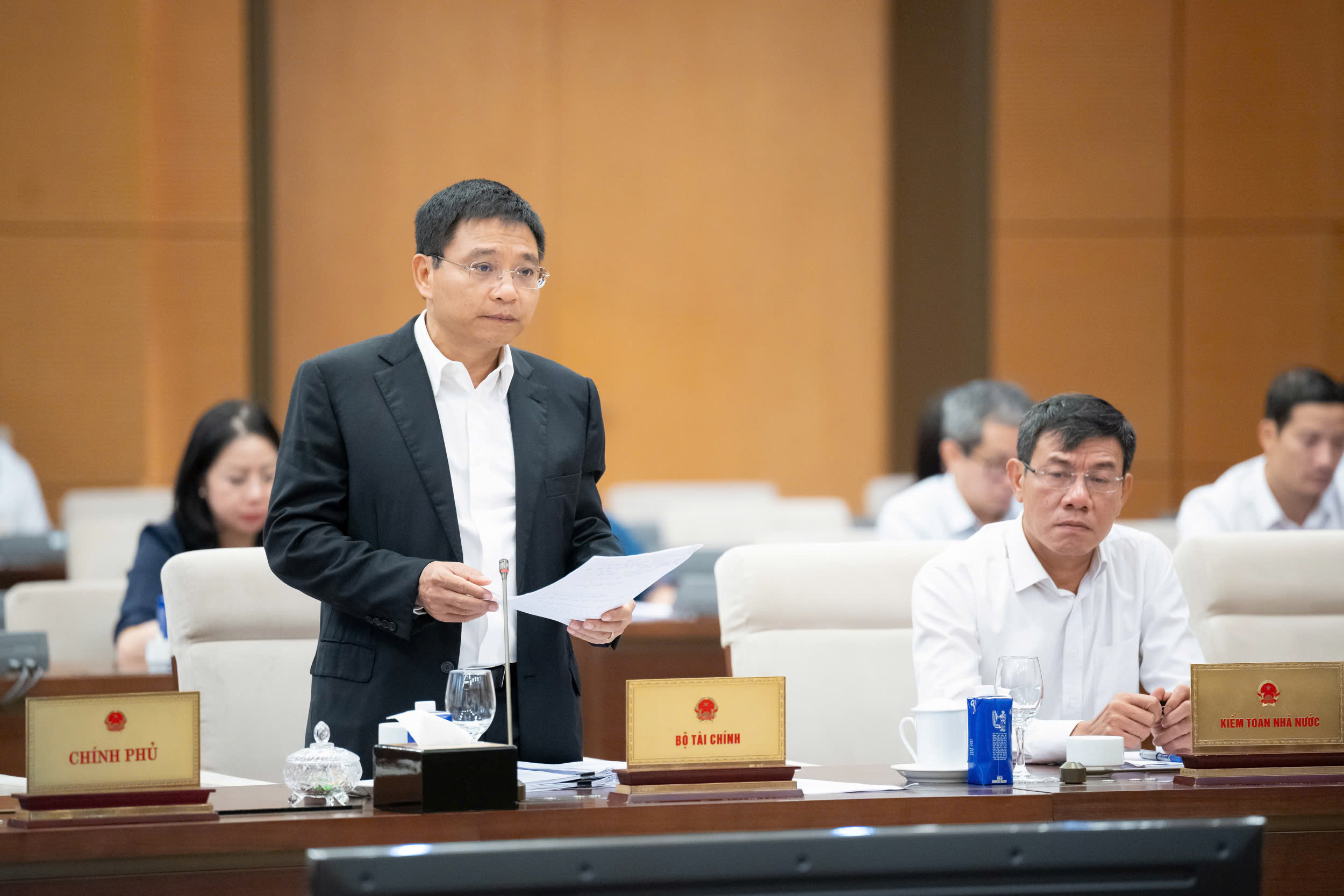 'Điểm yếu nhất trong vận hành chính quyền địa phương 2 cấp chính là cán bộ' 1 'Điểm yếu nhất trong vận hành chính quyền địa phương 2 cấp chính là cán bộ' - Ảnh 1.