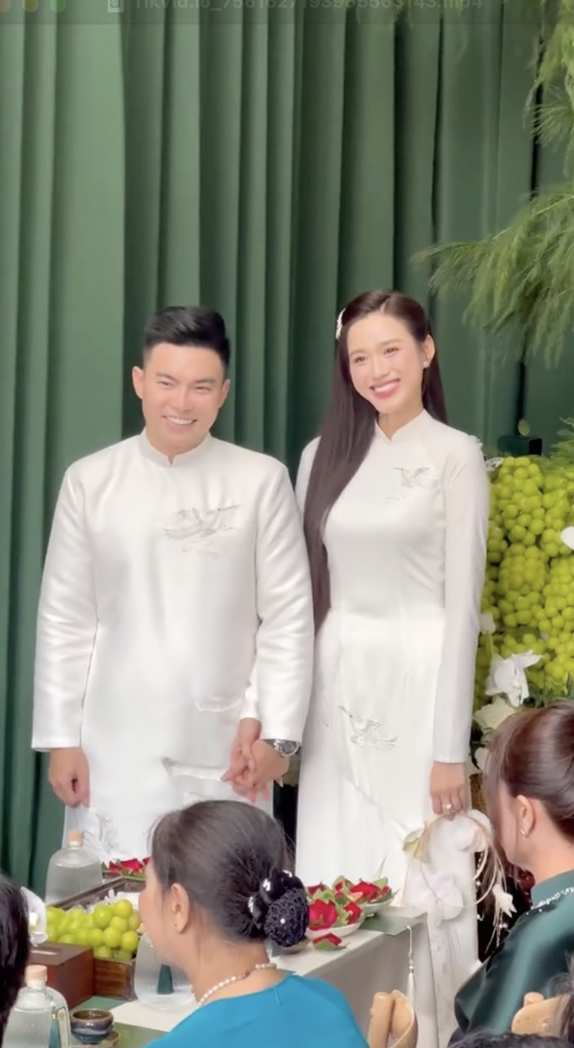 Diện mạo chồng Tổng giám đốc của Đỗ Hà quá oke, bố chồng chủ tịch hiếm hoi lộ diện- Ảnh 1.