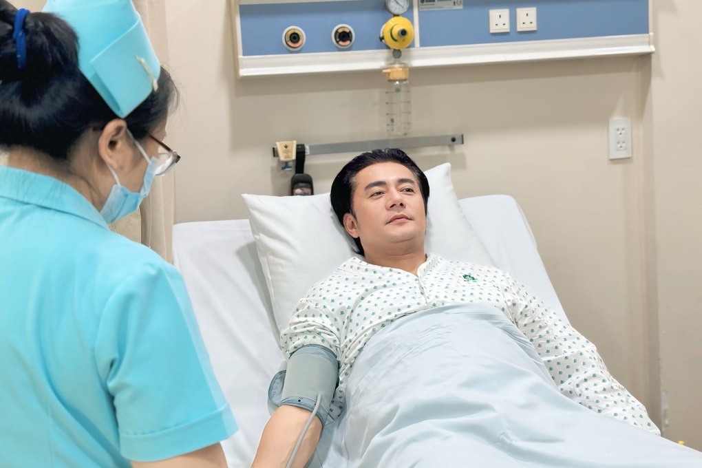 Diễn viên phim Lật mặt 7 đứt hoàn toàn gân gót chân khi chơi pickleball - 2