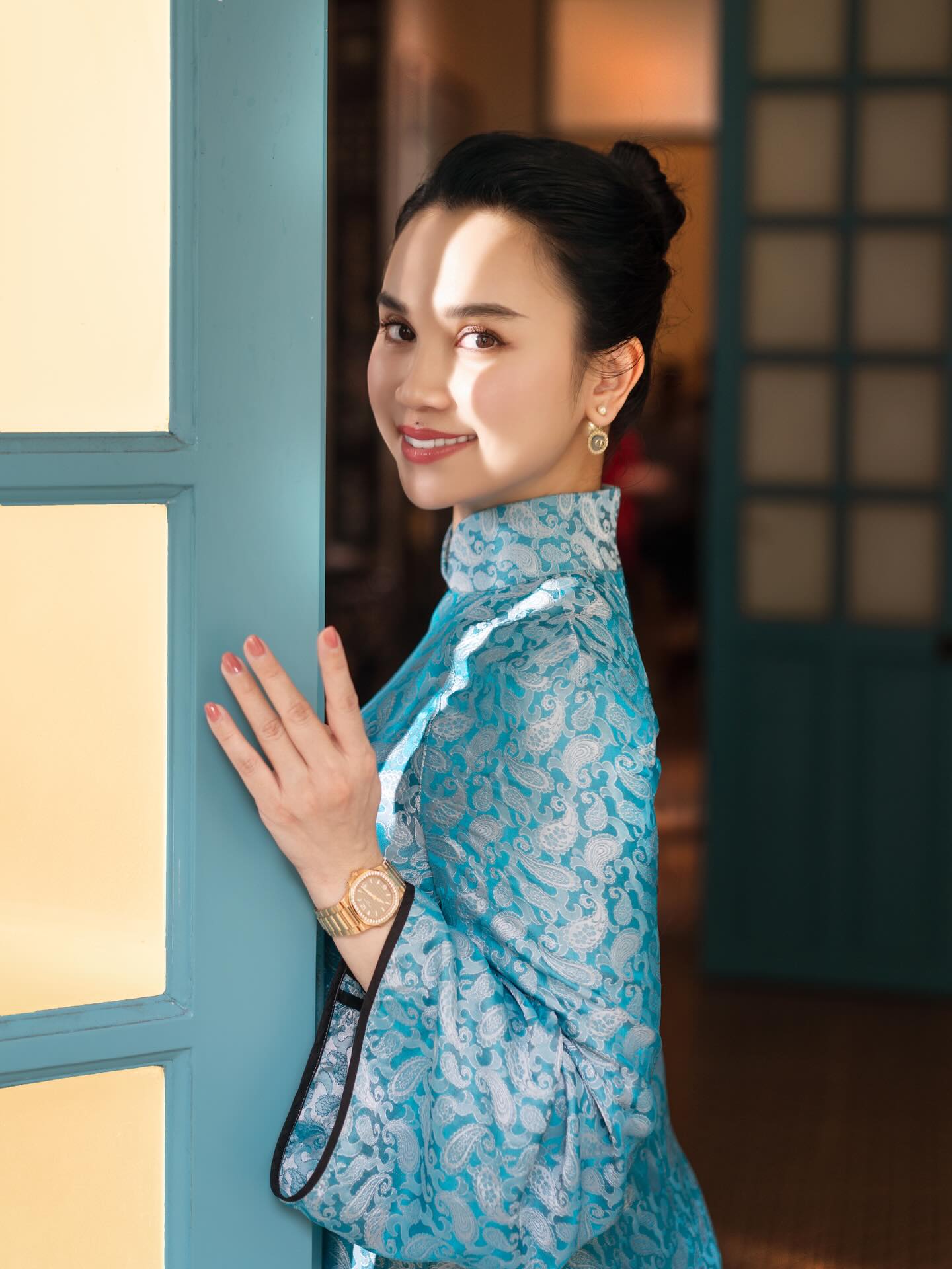 “Điệu” ở tuổi 40: Bí quyết giữ năng lượng và nhan sắc của nữ CEO Linh Đặng - "chị bán gạo nổi nhất MXH" 1 Dieu o tuoi 40 Bi quyet giu nang luong va