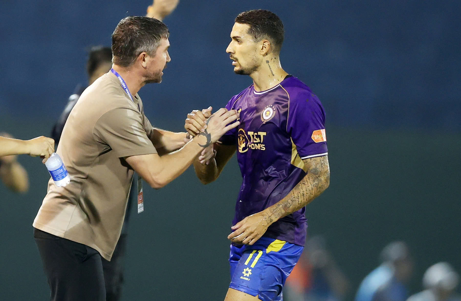 Đỗ Hoàng Hên ghi bàn giúp HLV Harry Kewell cùng Hà Nội thắng ngược nghẹt thở: ‘Tôi rất hạnh phúc’- Ảnh 1. Đỗ Hoàng Hên ghi bàn giúp HLV Harry Kewell cùng Hà Nội thắng ngược nghẹt thở: ‘Tôi rất hạnh phúc’- Ảnh 1.