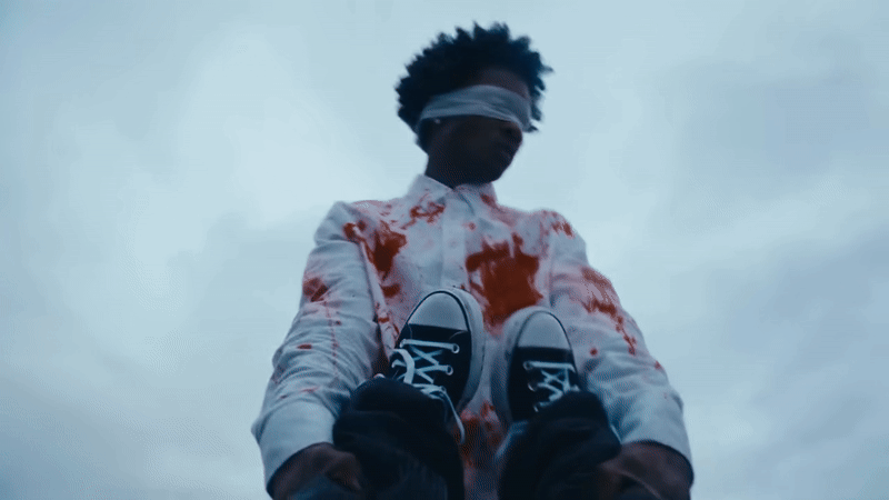 Đoạn MV báo hiệu thảm kịch thi thể trong cốp xe của hoàng tử gen Z showbiz- Ảnh 1.