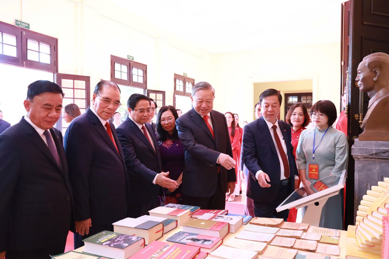 Tổng Bí thư: Đổi mới đánh giá, lựa chọn và sử dụng cán bộ- Ảnh 3. Tổng Bí thư: Đổi mới đánh giá, lựa chọn và sử dụng cán bộ- Ảnh 3.