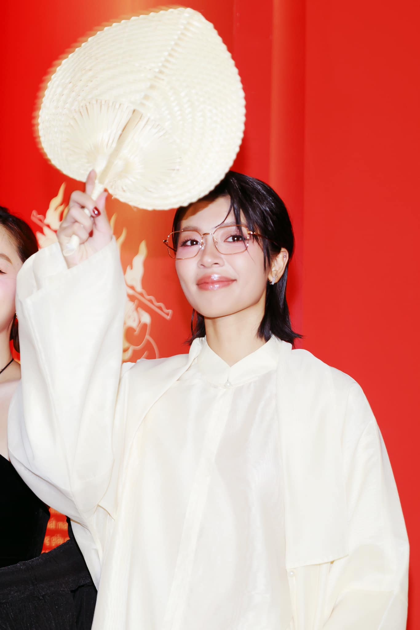 Mỹ nhân Việt hở bạo khoe vòng 1 trên thảm đỏ- Ảnh 2.