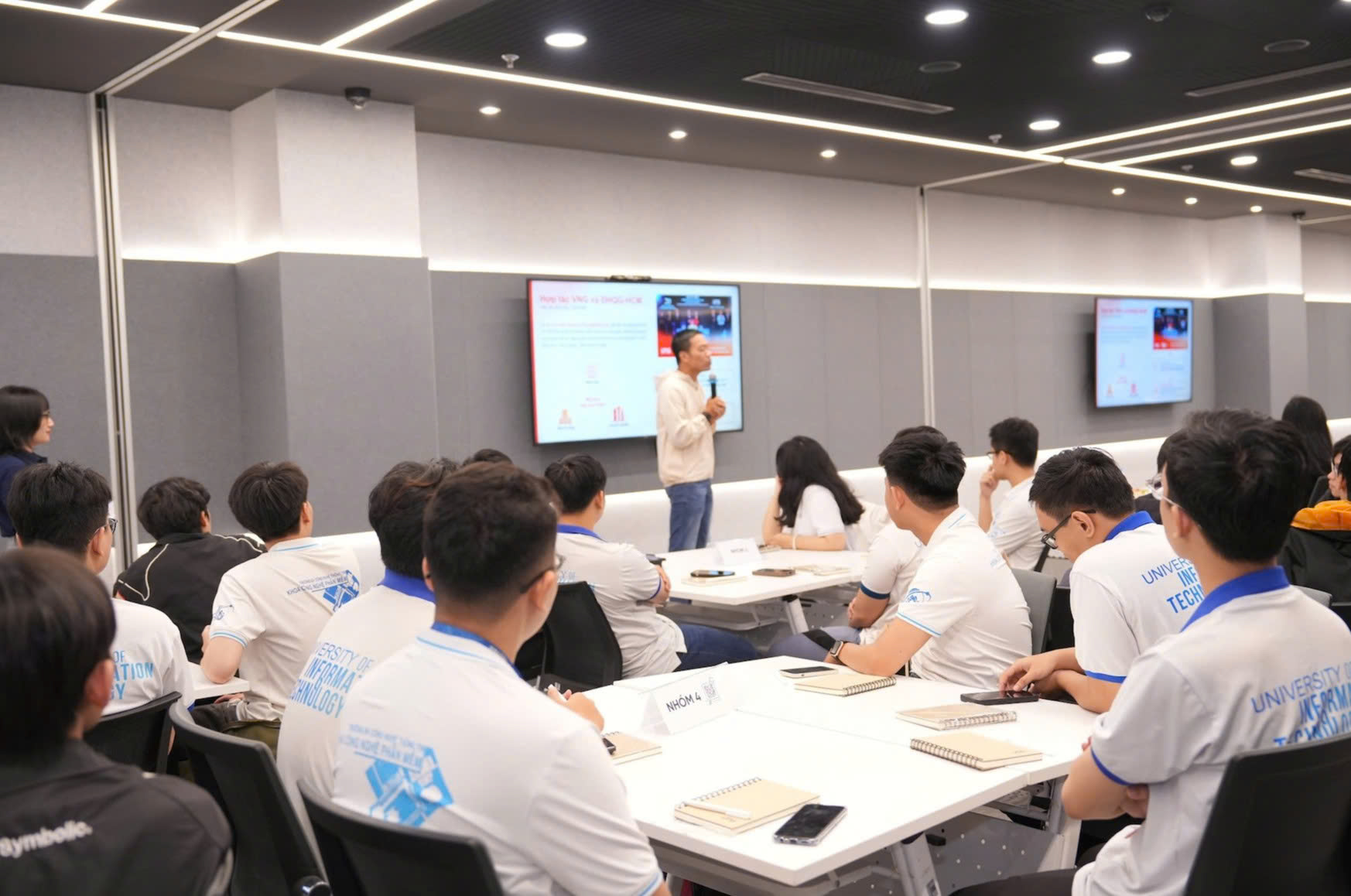 Đột phá đào tạo nhân lực bán dẫn 1 Đột phá đào tạo nhân lực bán dẫn - Ảnh 1.