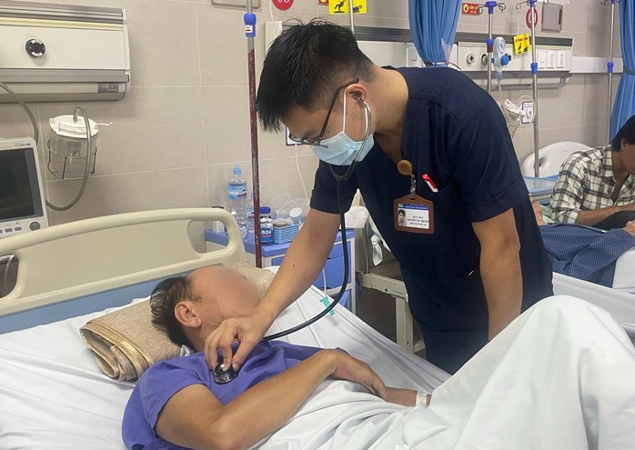 Đột quỵ khi uống bia, người đàn ông thoát chết ngoạn mục 1 Bệnh nhân đột quỵ tắc thân nền đã được cứu sống ngoạn mục. Ảnh: Hà Anh