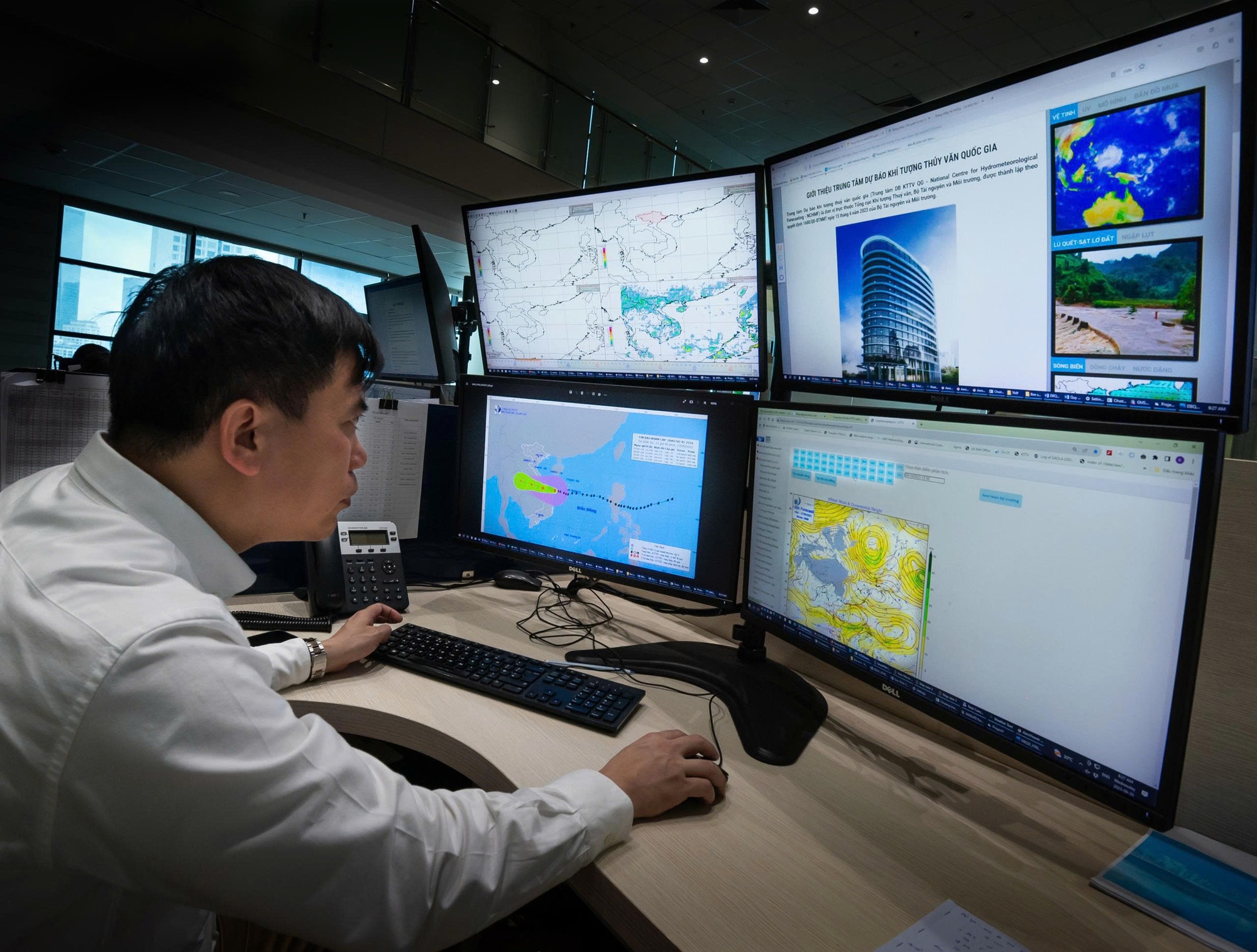 Đưa siêu máy tính, ứng dụng Al vào dự báo bão, mưa lớn - Ảnh 1. Đưa siêu máy tính, ứng dụng Al vào dự báo bão, mưa lớn - Ảnh 1.