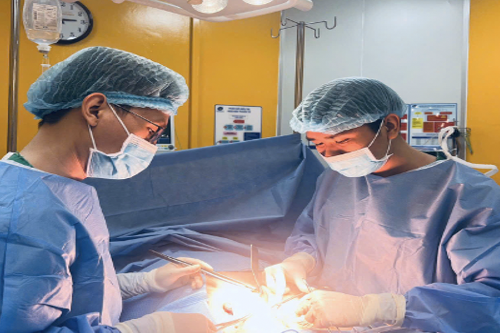 Dùng thuốc tránh thai liên tục 10 năm, người phụ nữ nguy kịch - 1