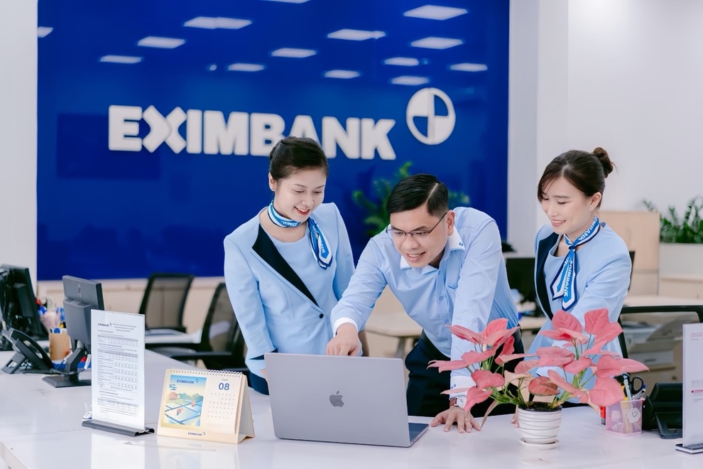 Eximbank báo lãi 2.049 tỷ đồng sau 9 tháng đầu năm 2025 - 1