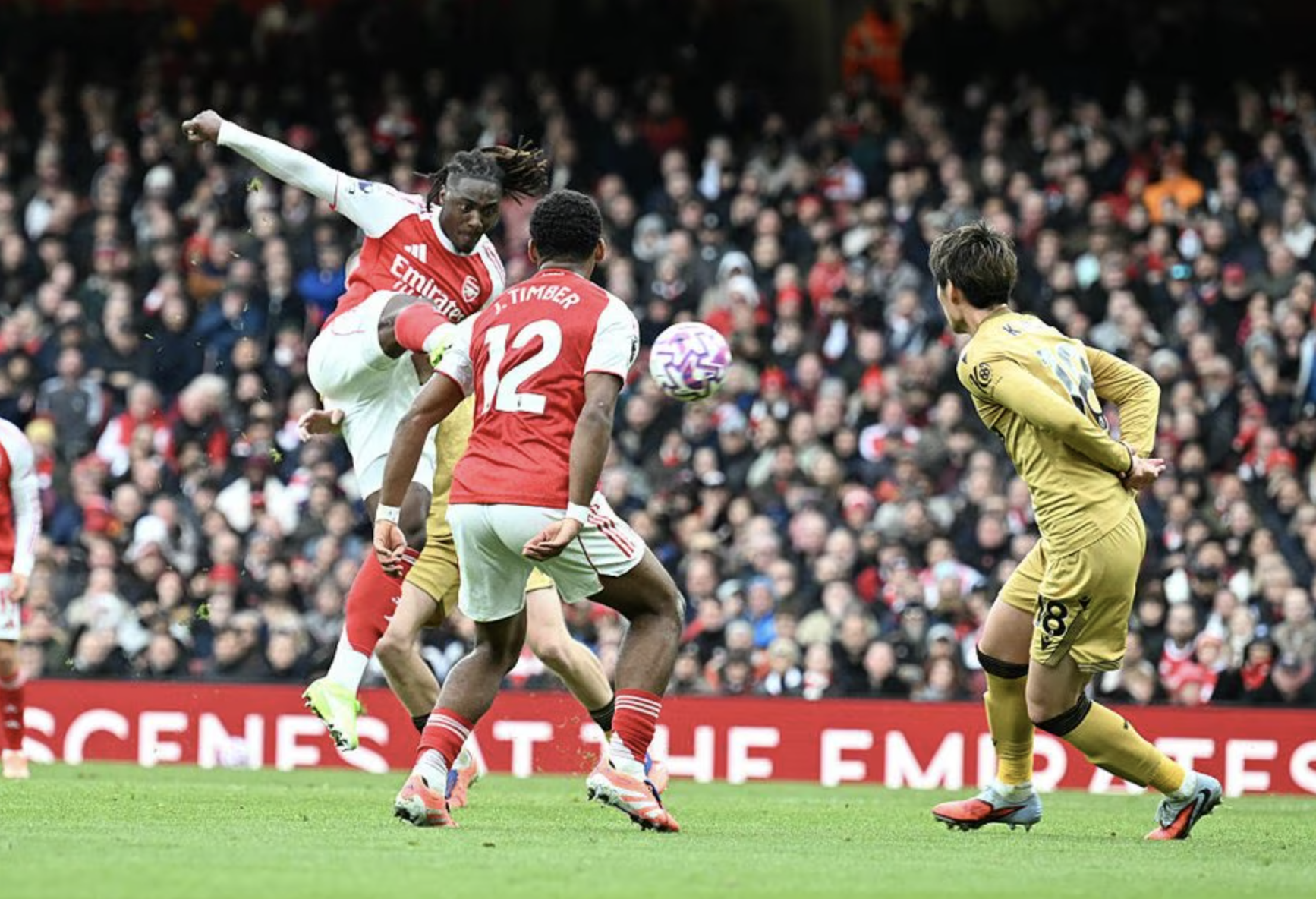 Eze gieo sầu "cố nhân" Palace, Arsenal độc chiếm đỉnh bảng 1 Eze gieo sầu