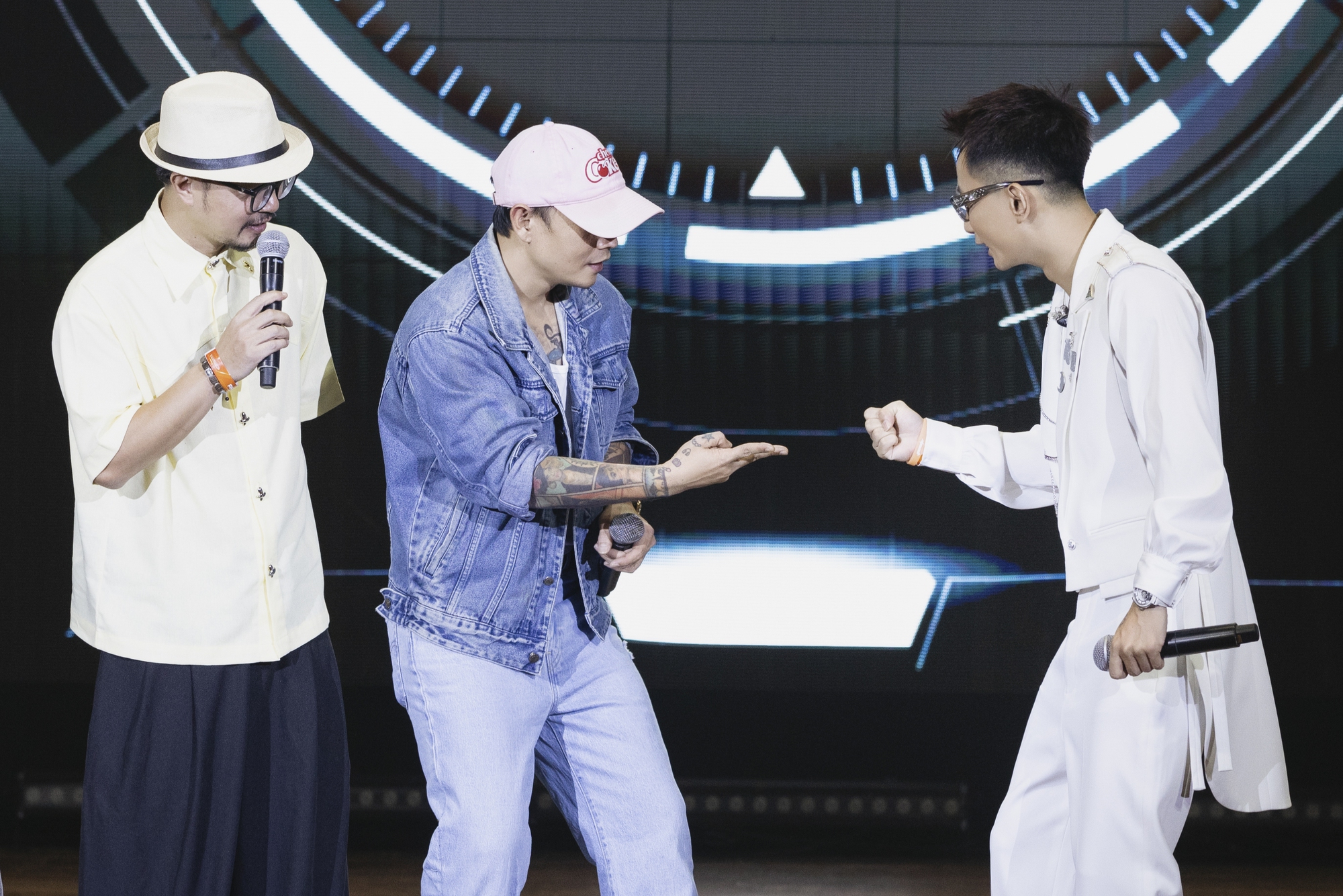 Fan meeting nhiều “sít-rịt” nhất gọi tên Rhymastic - Ảnh 3.