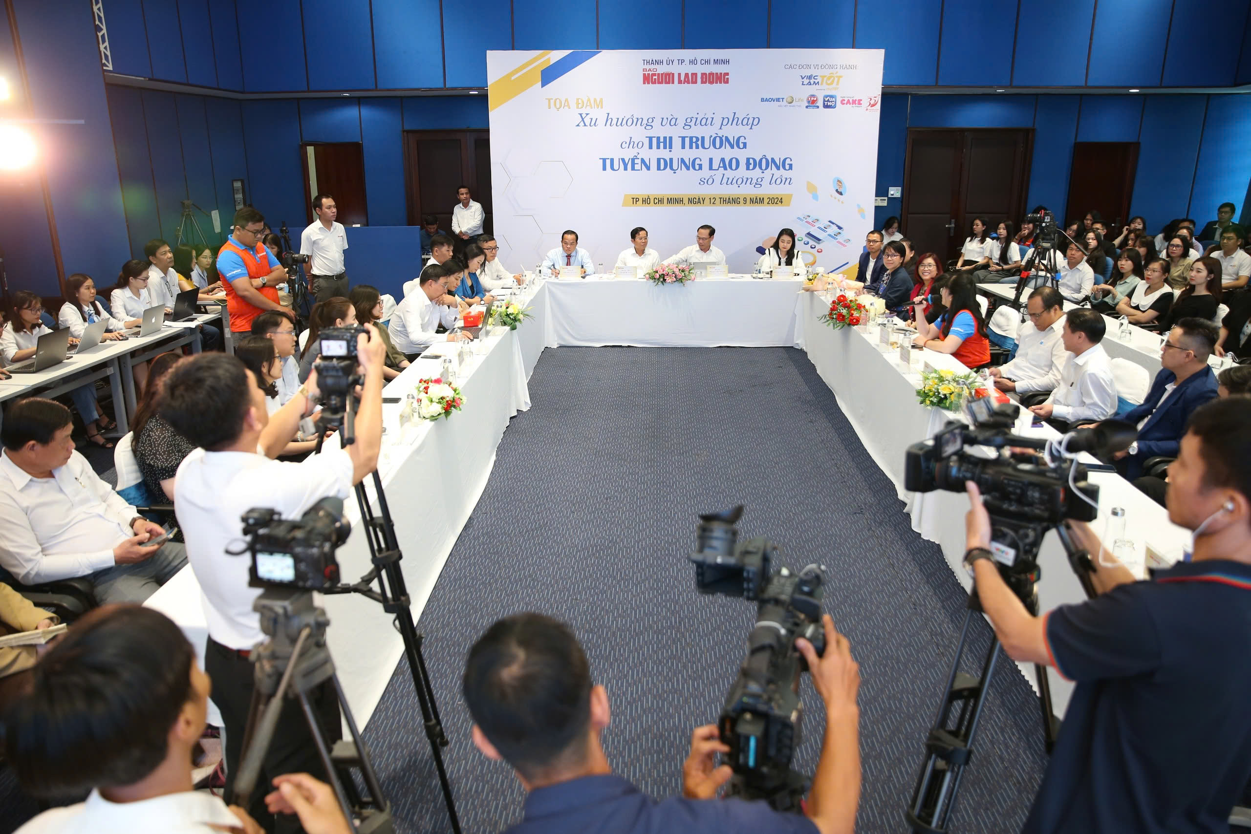 GIẢI BÀI TOÁN LỆCH PHA CUNG - CẦU LAO ĐỘNG (*): Một sự kiện - nhiều cơ hội - Ảnh 1.