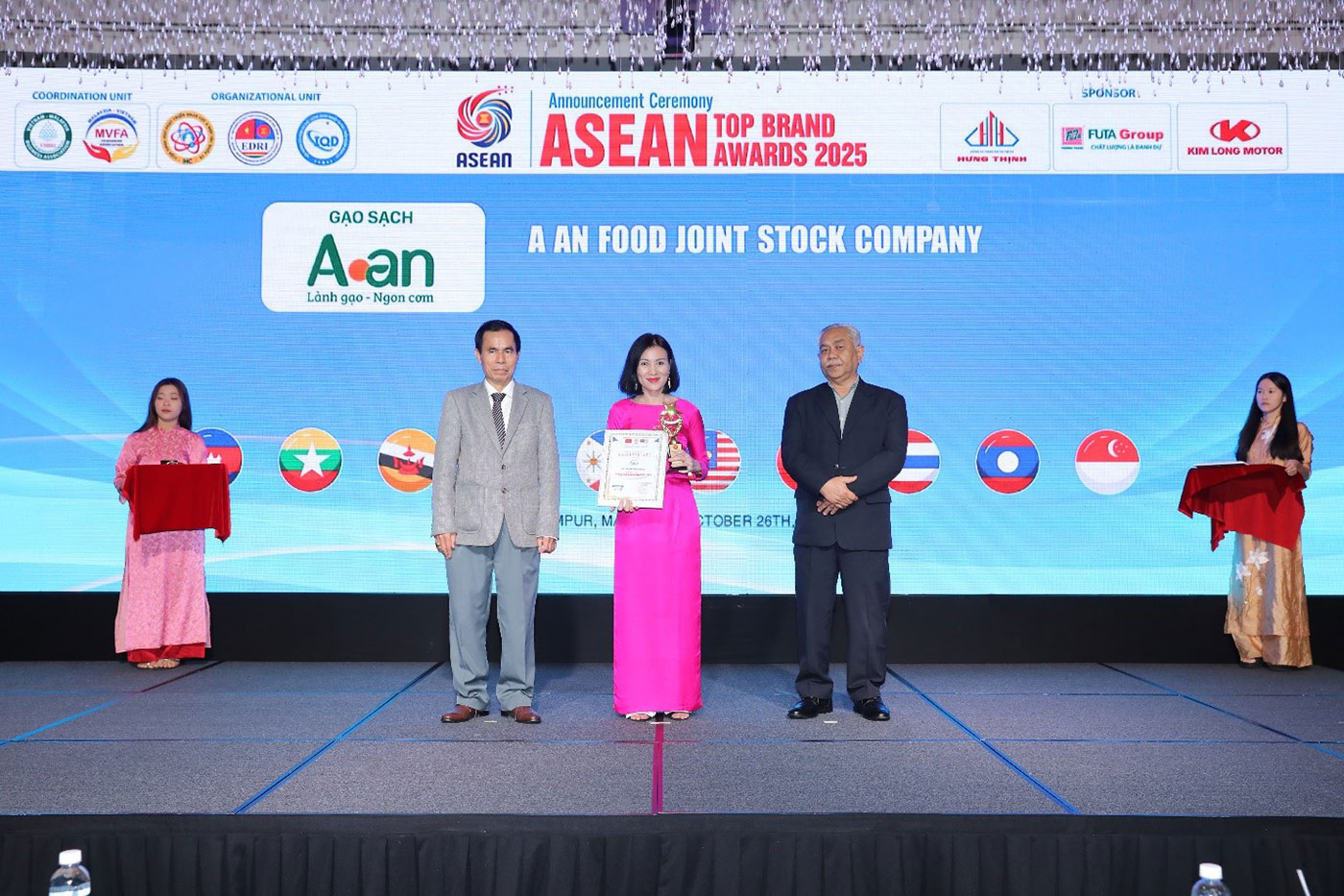 Gạo sạch Aan xuất sắc đạt top 10 thương hiệu uy tín hàng đầu ASEAN 2025- Ảnh 1.