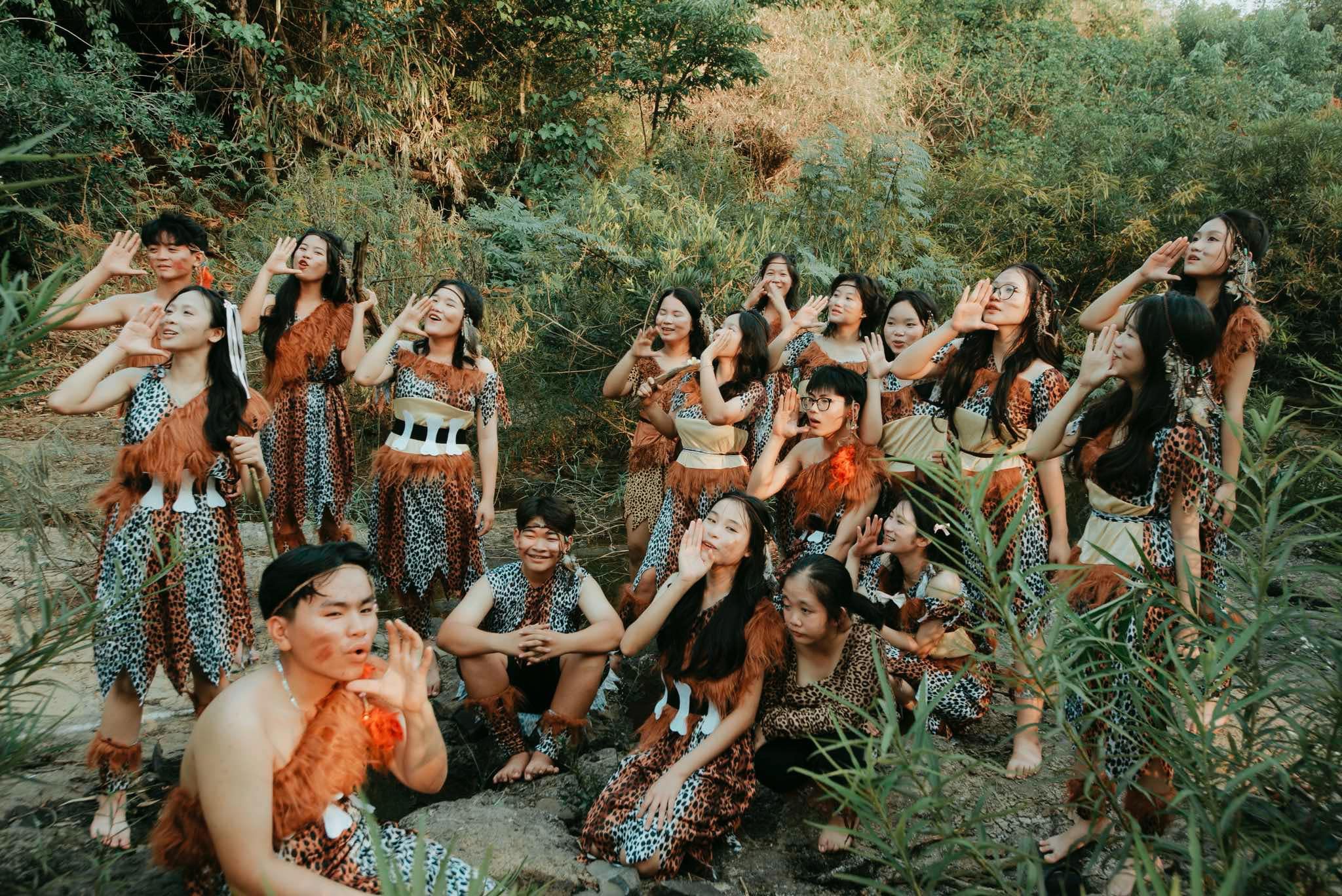 chụp ảnh kỷ yếu - Ảnh 1.