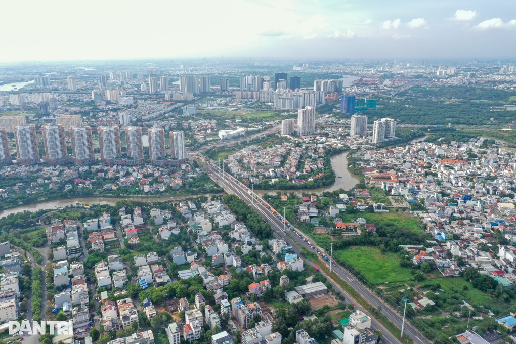 Giá căn hộ mới mở bán tại TPHCM trên 120 triệu đồng/m² ngày càng phổ biến - 1