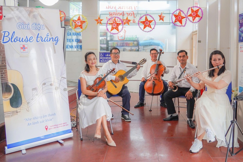 Giai điệu chữa lành đặc biệt lần đầu vang lên ở bệnh viện trung tâm TPHCM - 1