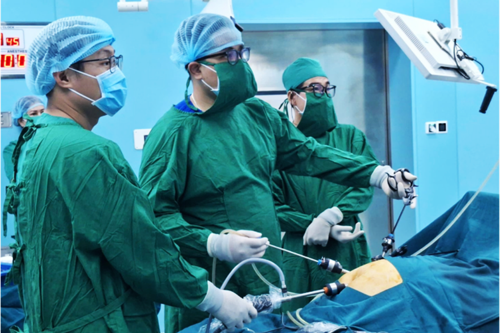 Giám đốc Sở Y tế TPHCM thông tin ca bệnh nguy kịch lúc rạng sáng ở Côn Đảo - 1