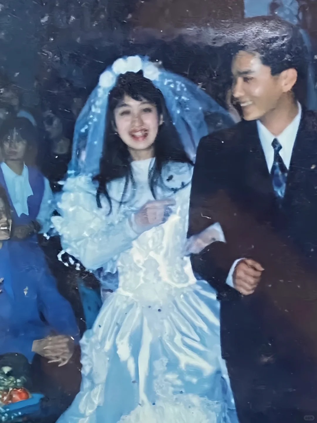 "Giảm sức mạnh của con tướng này giúp tôi": Dân mạng tuyên bố khi xem ảnh 2 mẹ con cách nhau vài chục năm - Ảnh 1.