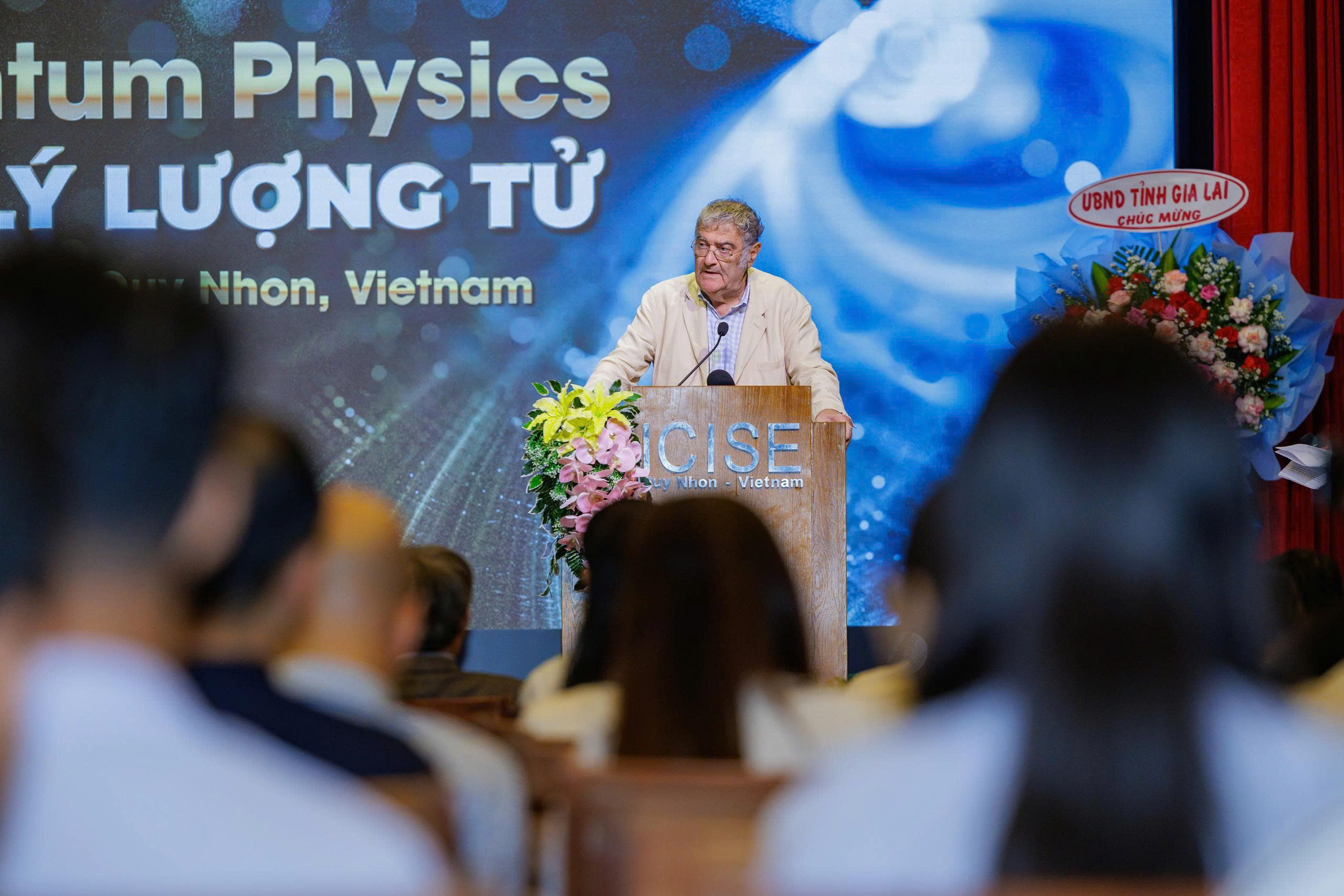 Giáo sư Nobel Vật lý Serge Haroche dự hội nghị 100 năm vật lý lượng tử tại Việt Nam 1 vật lý lượng tử - Ảnh 1.