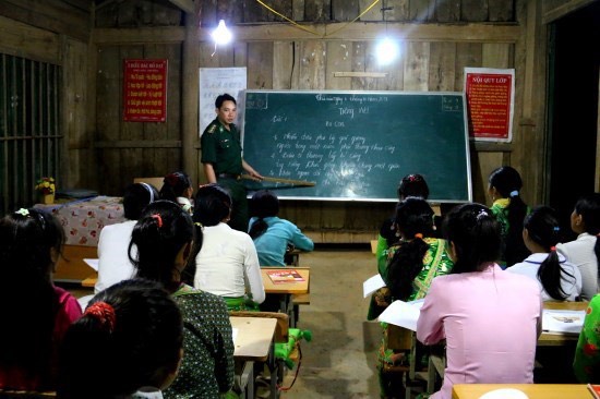 Gieo chữ ở vùng cao- Ảnh 1.