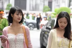 Hà Nội những ngày đẹp nhất năm: 'Mình cứ thấy như đang ở trong một bộ phim'