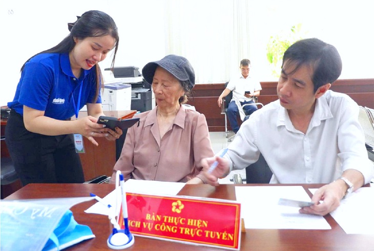 Giúp dân quen với dịch vụ công trực tuyến 1 dịch vụ công - Ảnh 1.