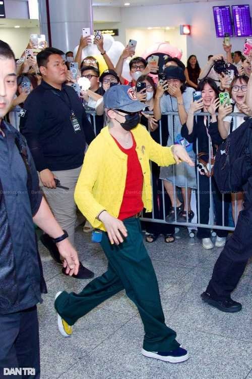 G‑Dragon co mat tai Ha Noi rung fan mang hoa