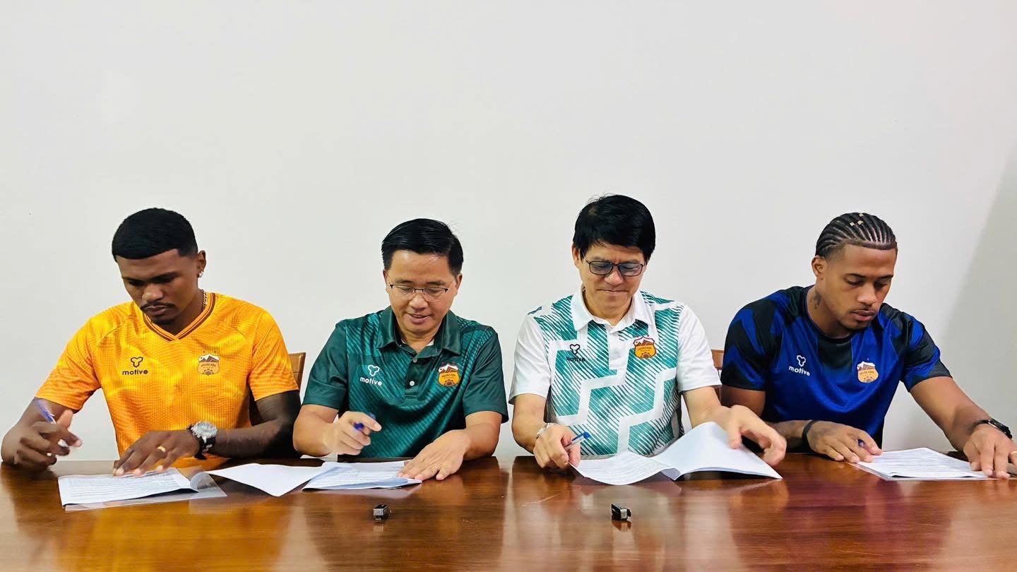 HAGL chiêu mộ 2 tân binh ‘cực lạ’, cương quyết… giã từ cuộc chiến trụ hạng - Ảnh 1.