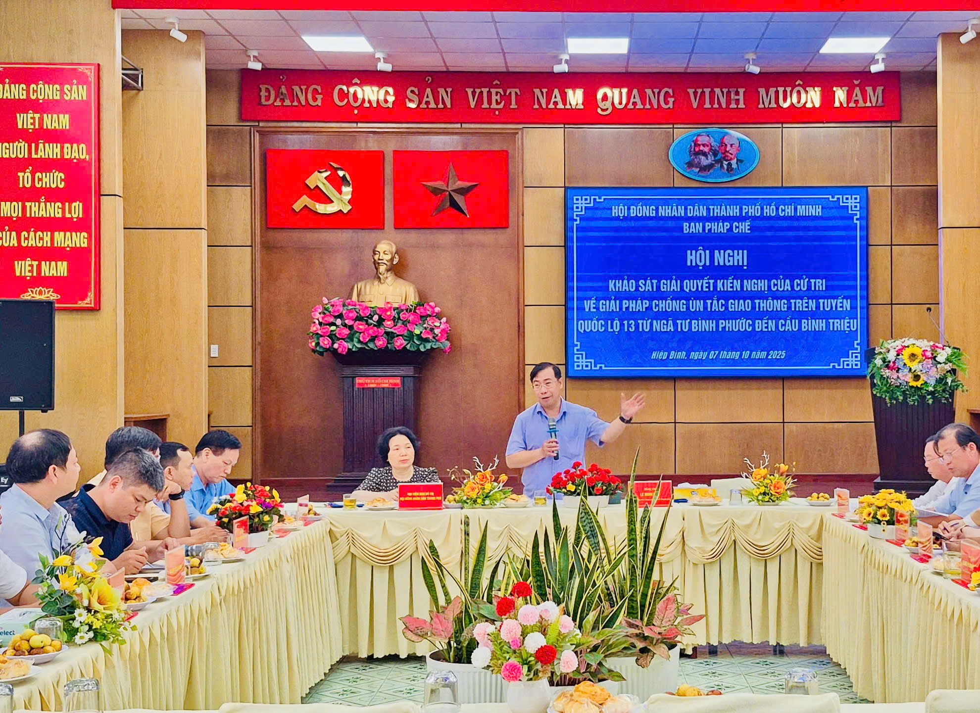  HĐND TP.HCM: Cần tháo ‘nút cổ chai’ quốc lộ 13 báo Tuổi Trẻ nêu, trong khi chờ mở rộng toàn tuyến - Ảnh 3.