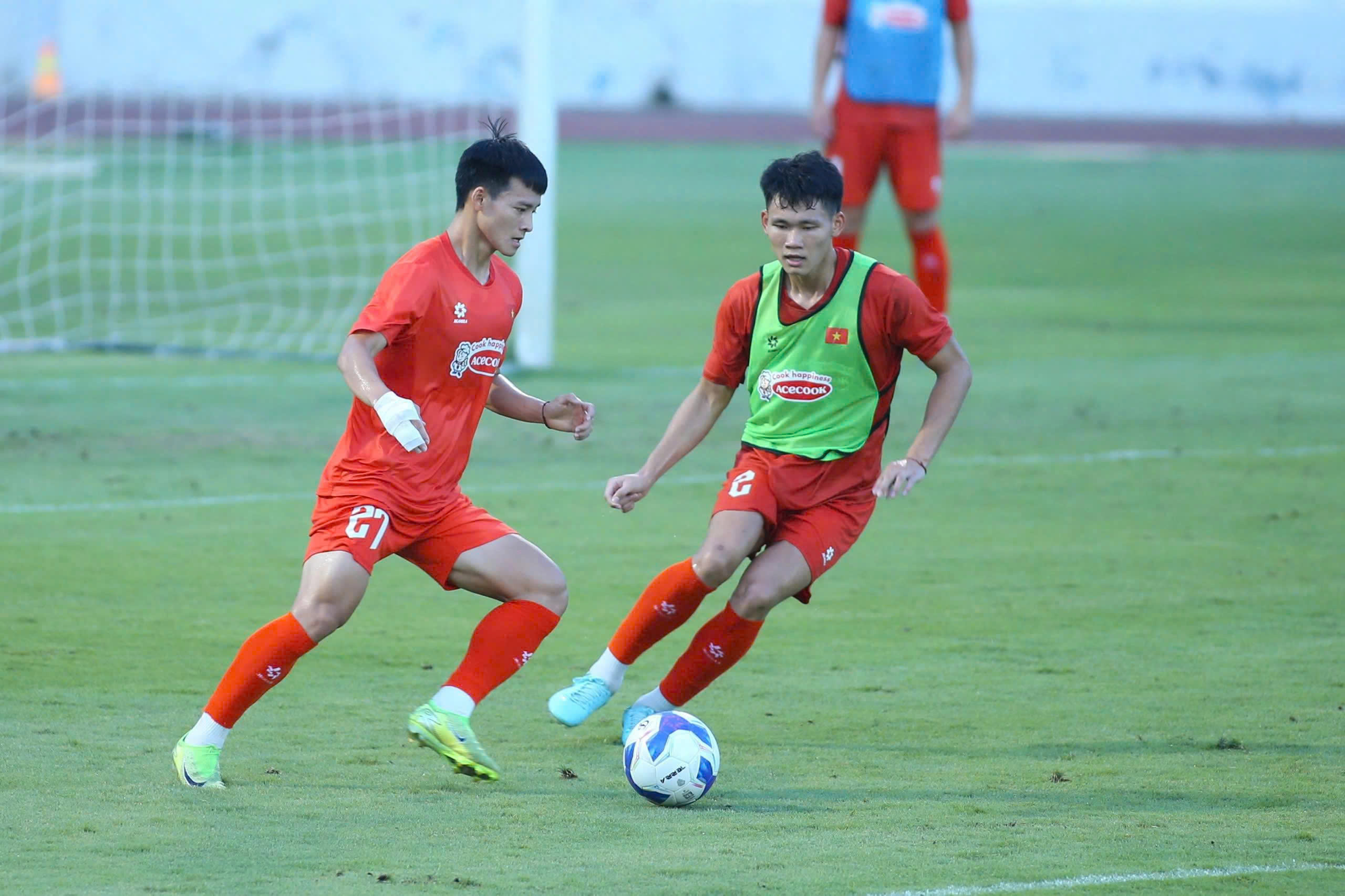 HLV Kim Sang-sik dùng ‘bài tủ’ cho U.23 Việt Nam- Ảnh 1.