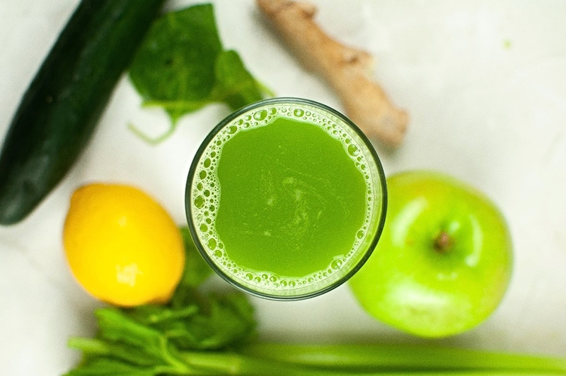 Hà Tăng chăm uống 1 loại nước ép 