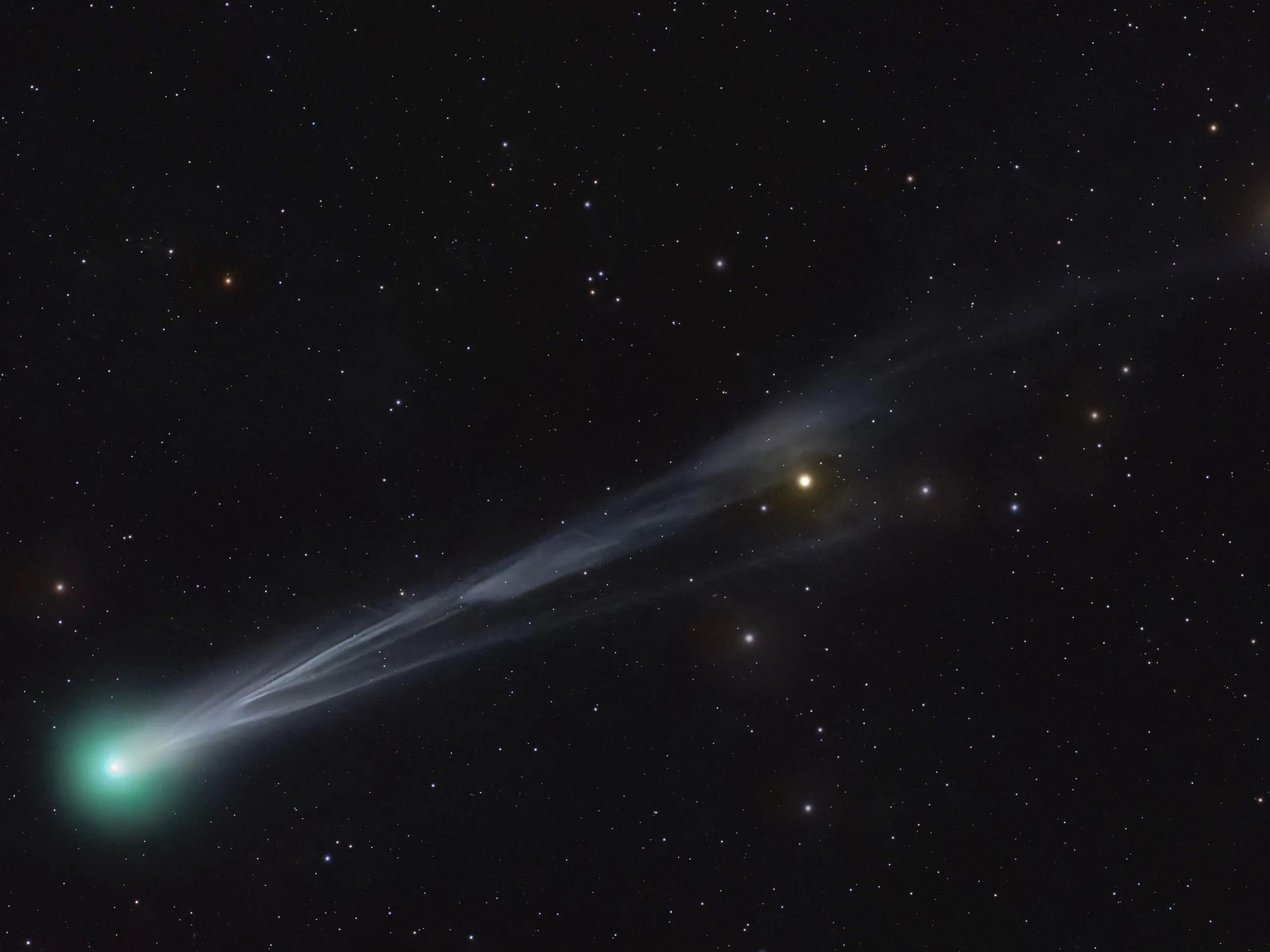 Hai sao chổi hiếm cùng bay qua bầu trời Việt Nam 1 sao chổi - Ảnh 1.