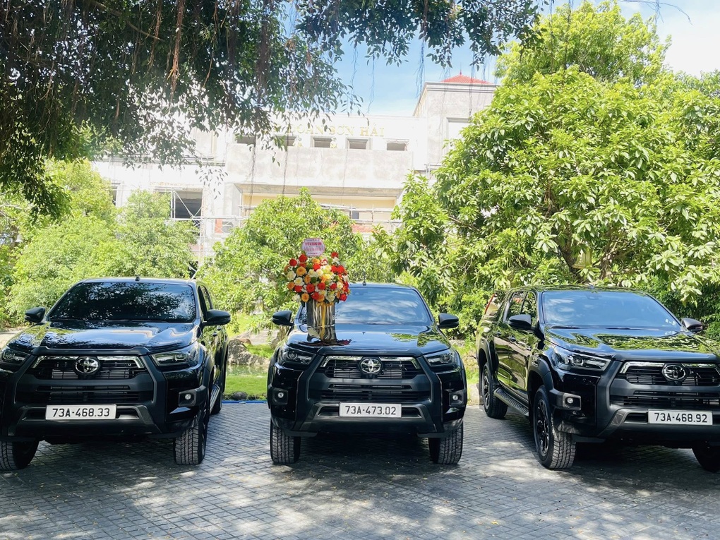 Hàng loạt ưu đãi tháng 10, mua Toyota Hilux được hỗ trợ ngay 50% thuế trước bạ - 1