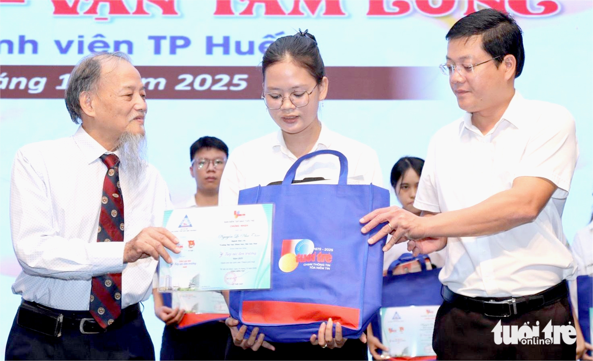 tiếp sức đến trường - Ảnh 1.