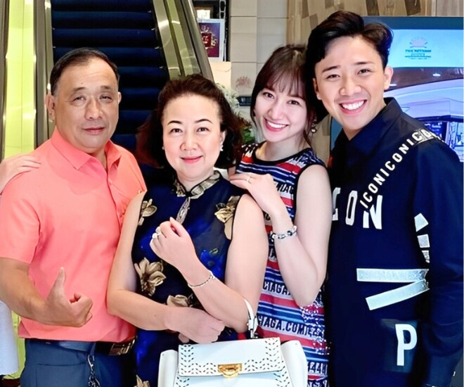 Hari Won có quan hệ thân thiết với gia đình chồng.