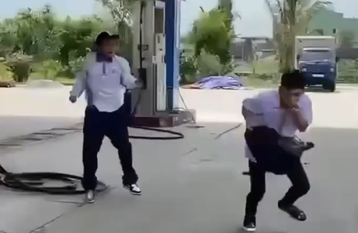 Hé lộ nguyên nhân nam sinh lớp 12 bị bạn cùng trường đâm tử vong 1 Hé lộ nguyên nhân nam sinh lớp 12 bị bạn cùng trường đâm tử vong - Ảnh 1.