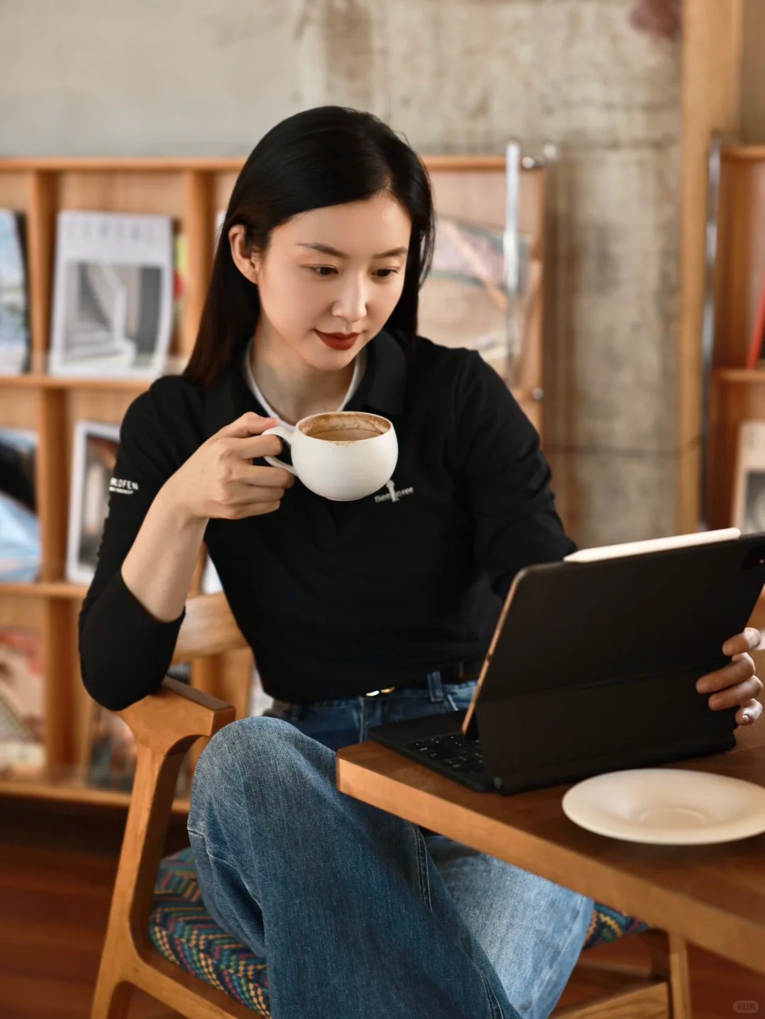 Hết cảnh cuối tháng cạn ví nhờ ba thói quen ai cũng làm được- Ảnh 1.