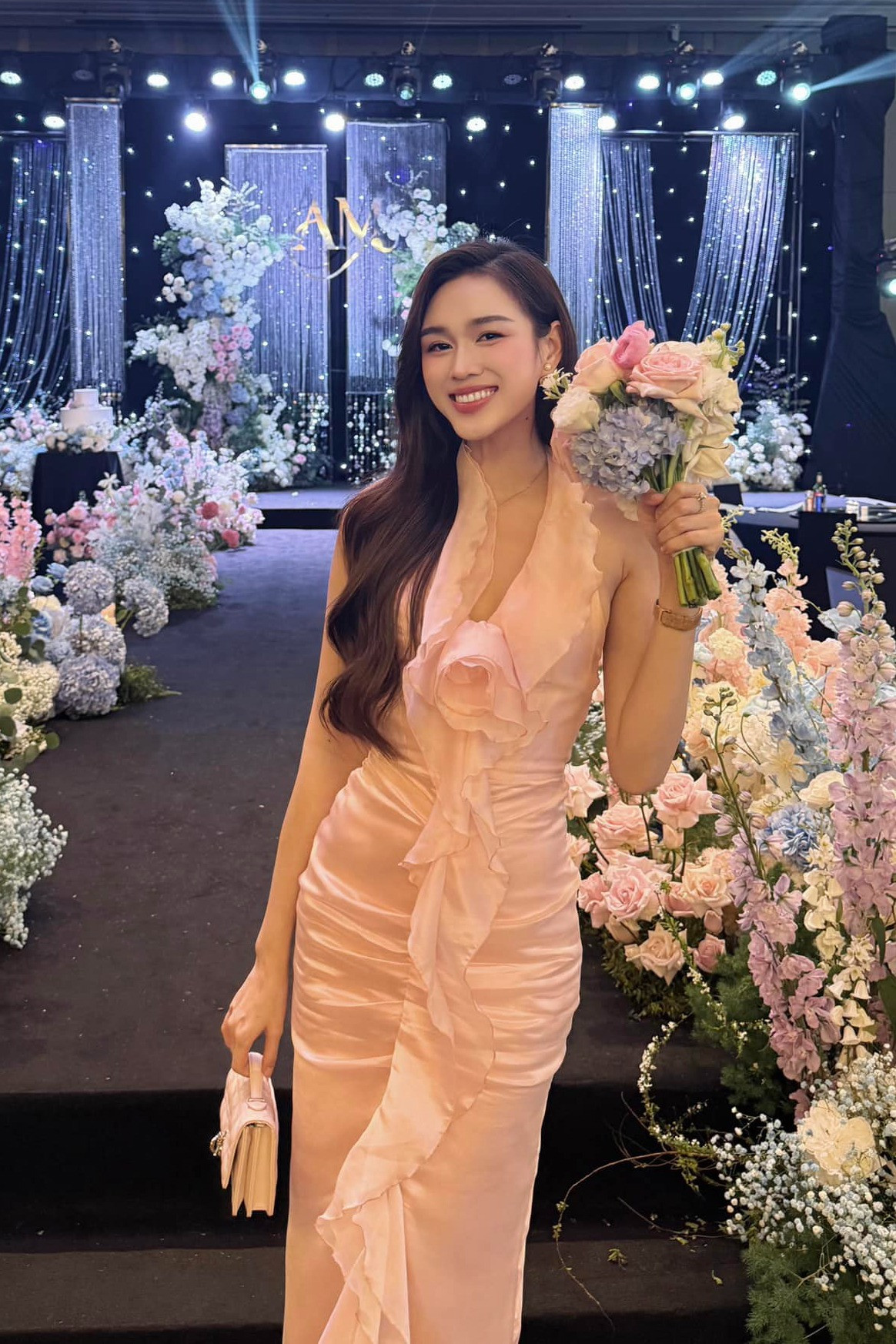 Hoa hậu Đỗ Hà kết hôn với thiếu gia, thiệp cưới đã được hé lộ- Ảnh 7.