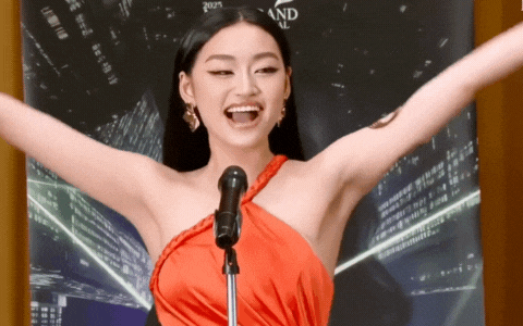 Hoa hậu Yến Nhi gặp 