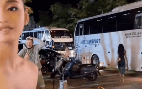 Hoa hậu Yến Nhi lao thẳng vào máy quay- Ảnh 1.