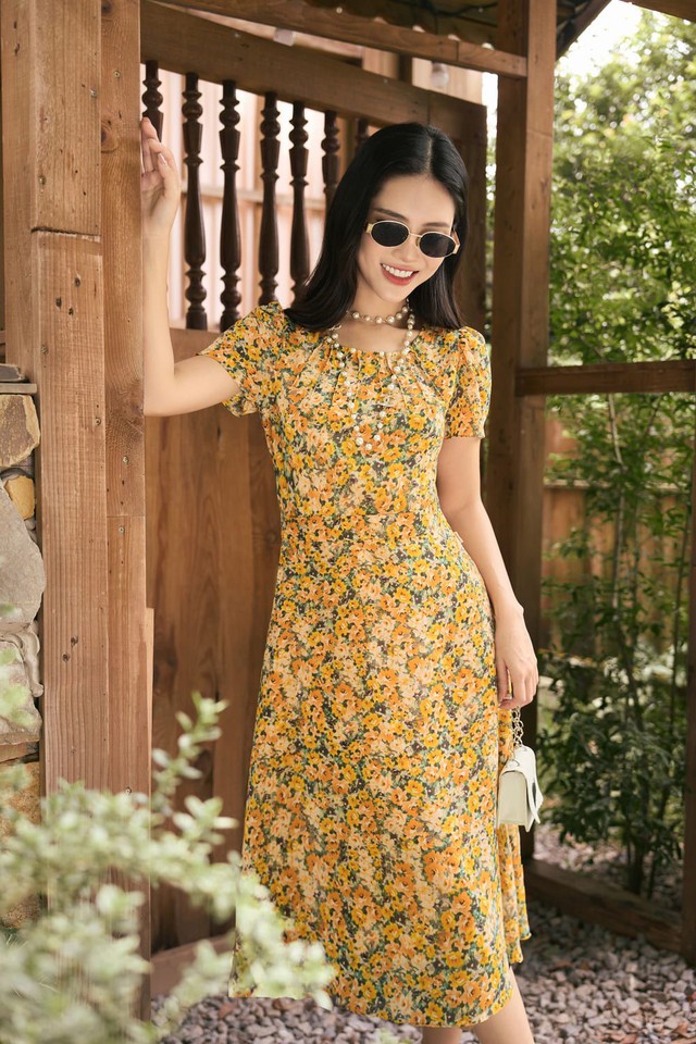 Hóa nàng thơ với vẻ đẹp không tuổi của những chiếc váy hoa- Ảnh 1.