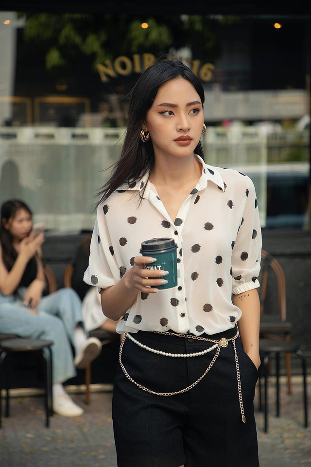 Họa tiết chấm bi 'tái xuất' giúp nàng thanh lịch ở mọi nơi 1 Họa tiết chấm bi 'tái xuất' giúp nàng thanh lịch ở mọi nơi - Ảnh 1.