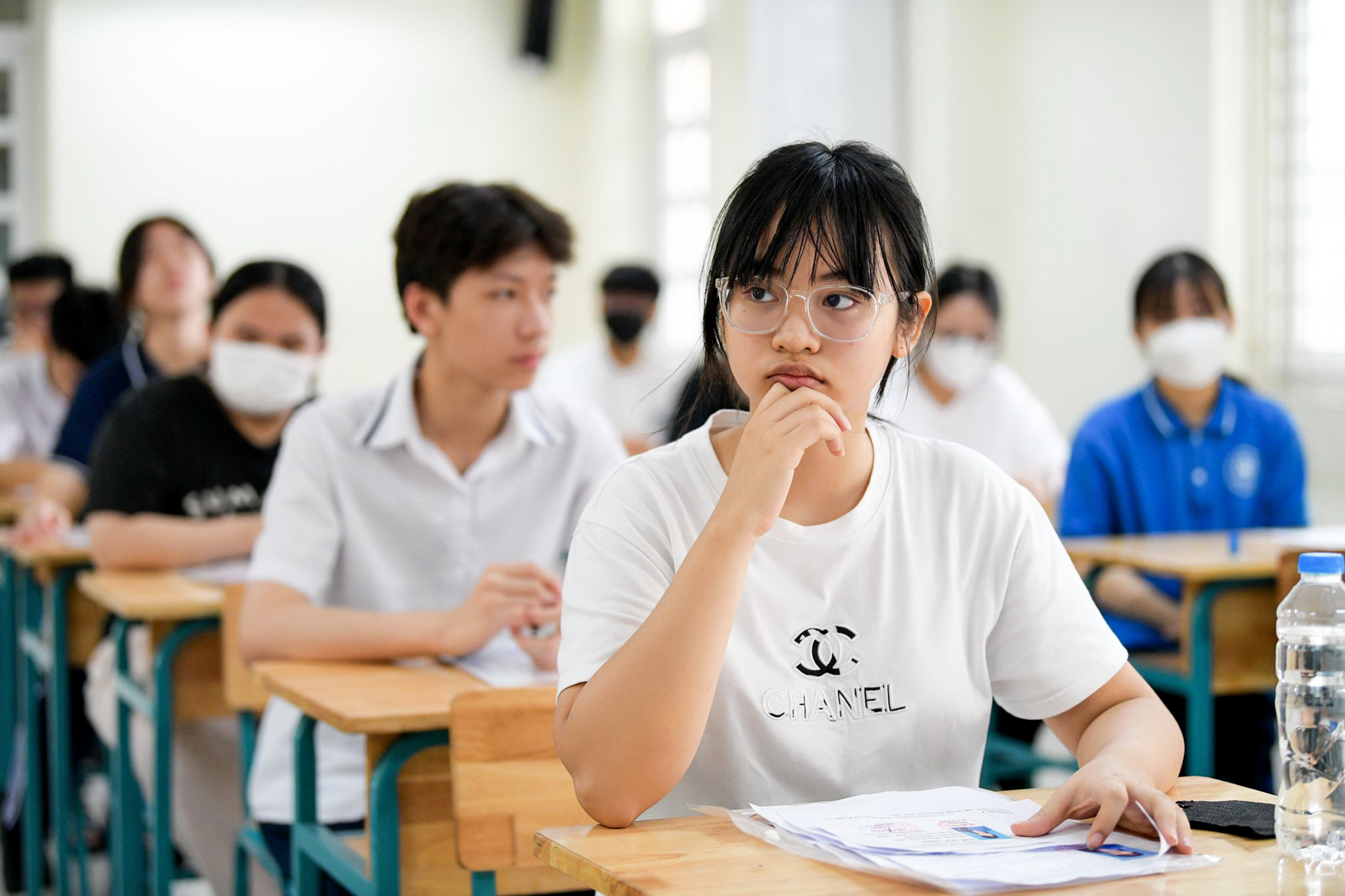 Siết dạy thêm, nhập nhằng học buổi 2 - Ảnh 1. học 2 buổi - Ảnh 1.